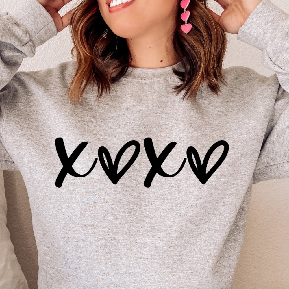 XOXO Valentines Galentines Sweatshirt NWOT